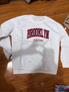 SHEIN White Crewneck Sweatshirt with Red Brooklyn Print